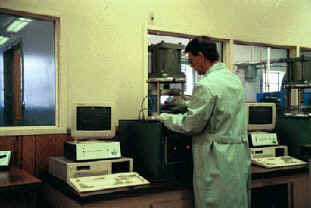 lab_rehometer.JPG (24479 bytes)