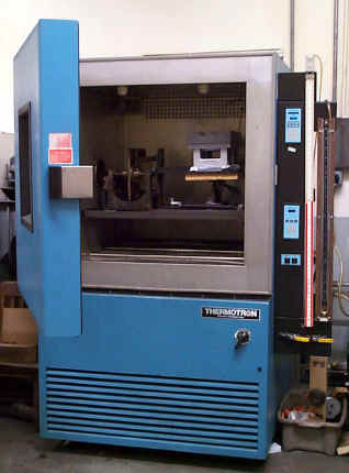 ozone_chamber.jpg (82515 bytes)